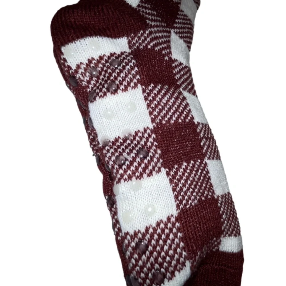 Bass Pro Shops Red Plaid Comfy Checkered Natural Reflections w. Pom Poms Fluffy